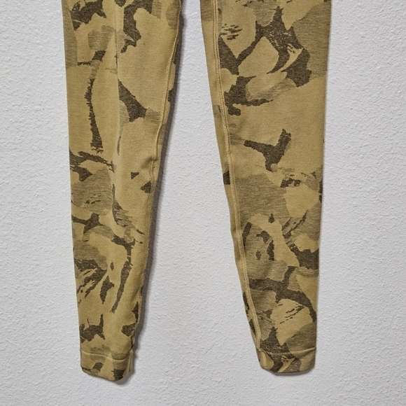 Gymshark Csmo leggings size medium - Picture 3 of 11